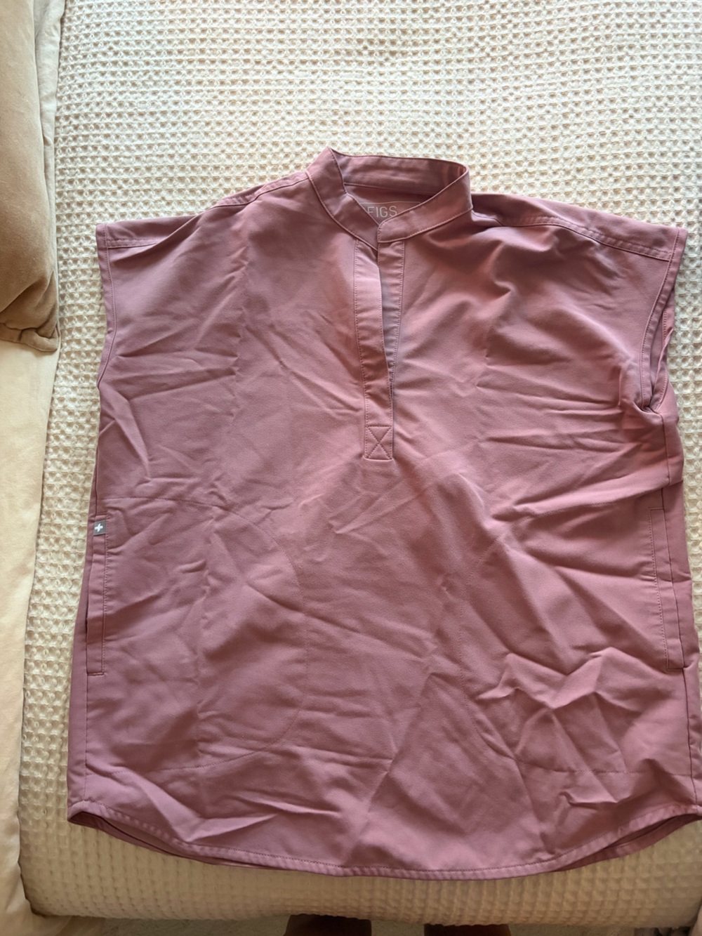 Figs Women's Mauve Pullover Scrub Top